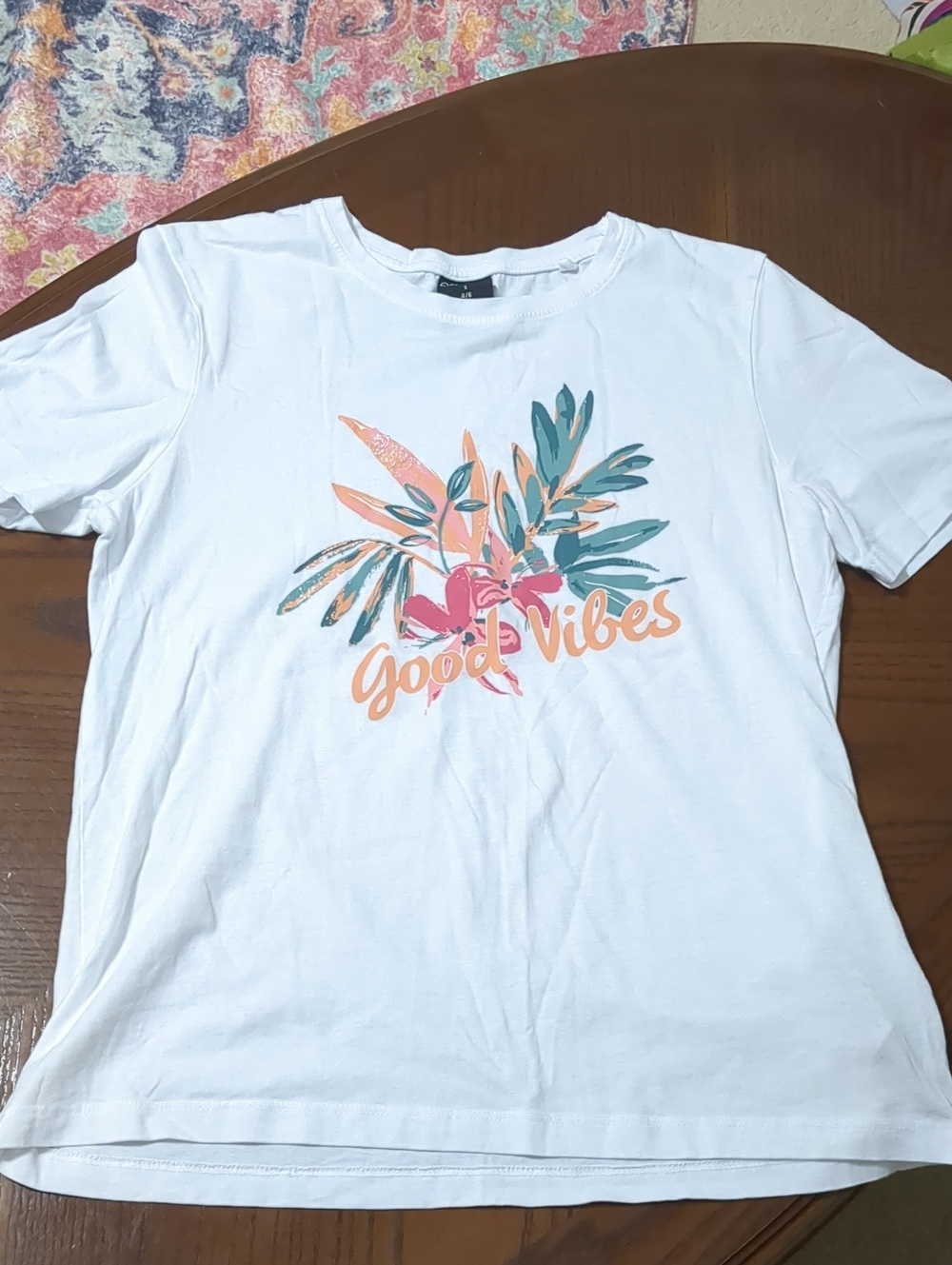 Good Vibes Floral Graphic Tee - White